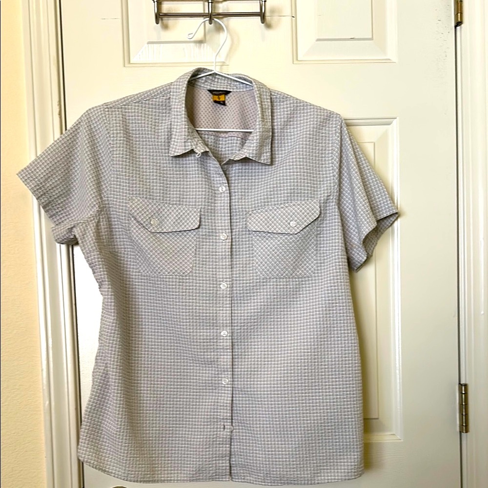 Eddie Bauer XL traveling “Traverse” line. Checkered Short Sleeve Button-Up Shirt